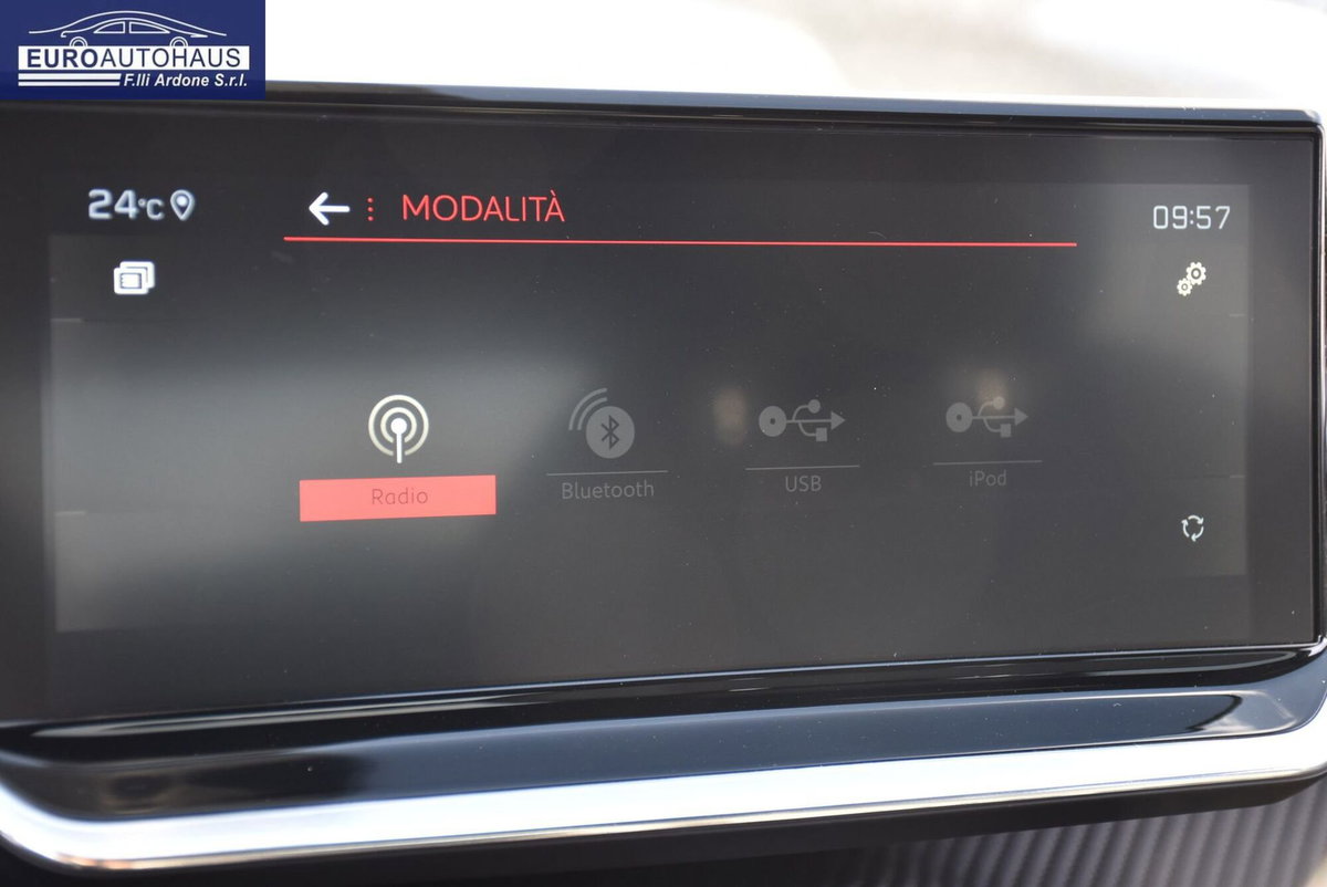Peugeot 2008 PureTech 130 S&S EAT8 GT Line (11)
