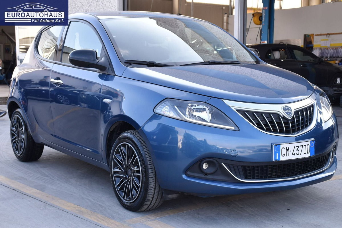 Lancia Ypsilon 1.0 FireFly 5 porte S&S Hybrid Ecochic Gold (3)