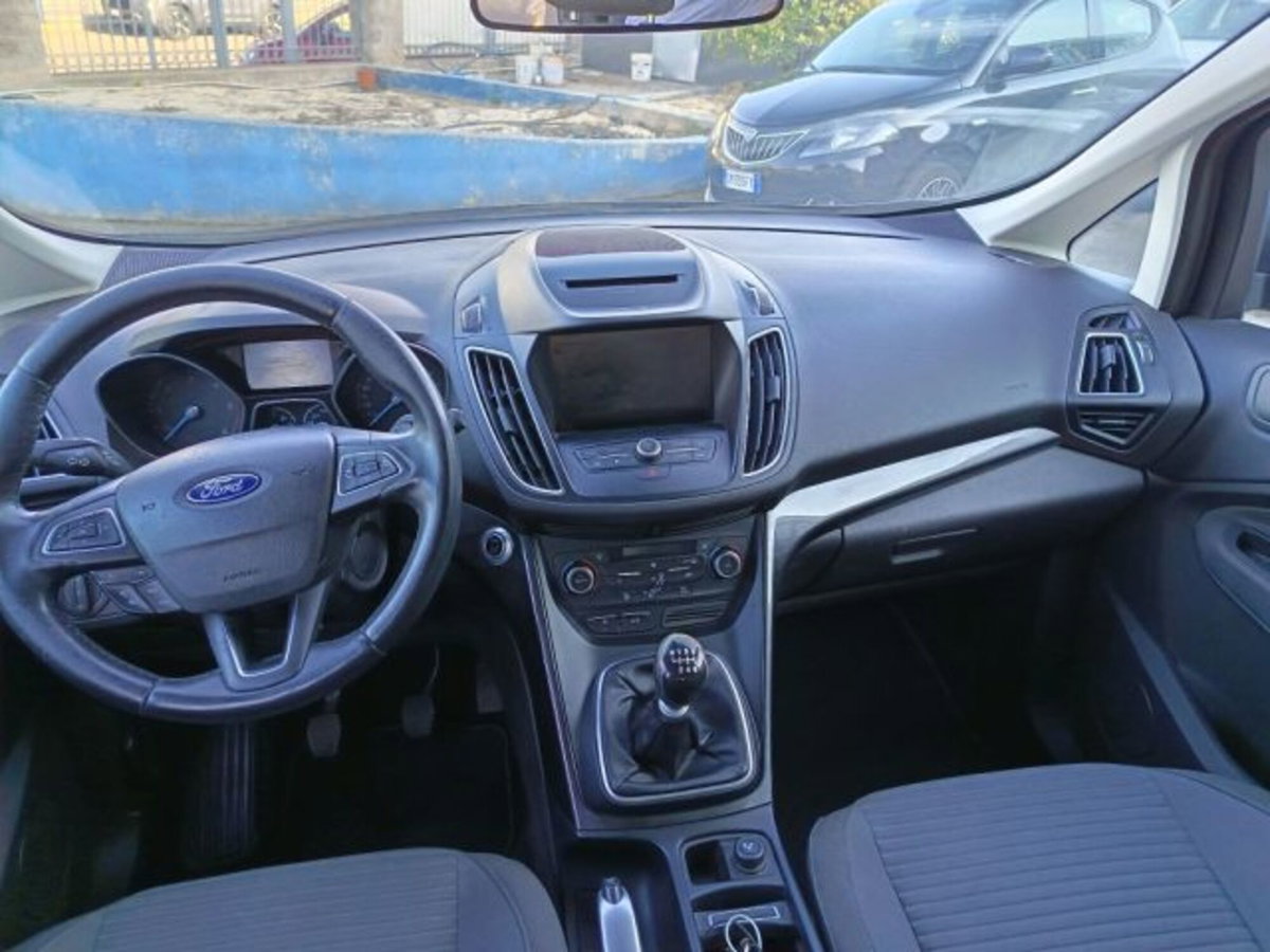 Ford C-Max 1.5 TDCi 120CV Start&Stop Titanium X (10)