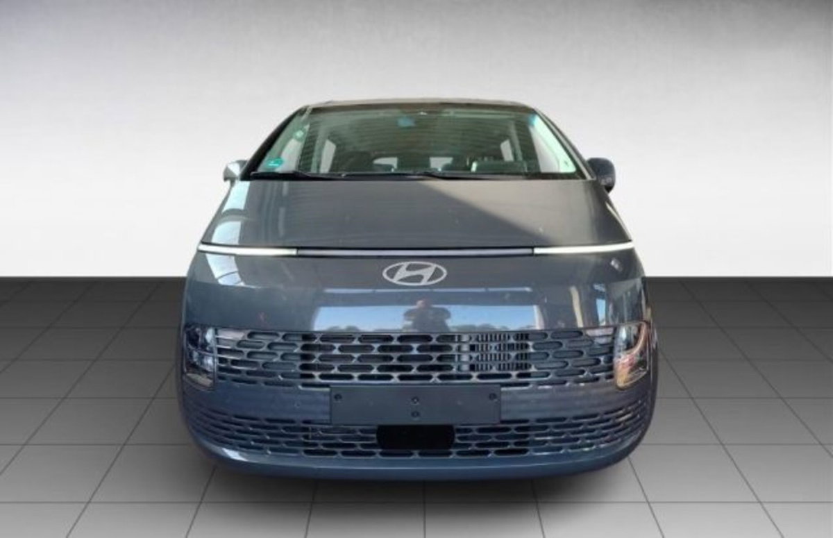 Hyundai Staria 1.6 hev 2wd auto (2)