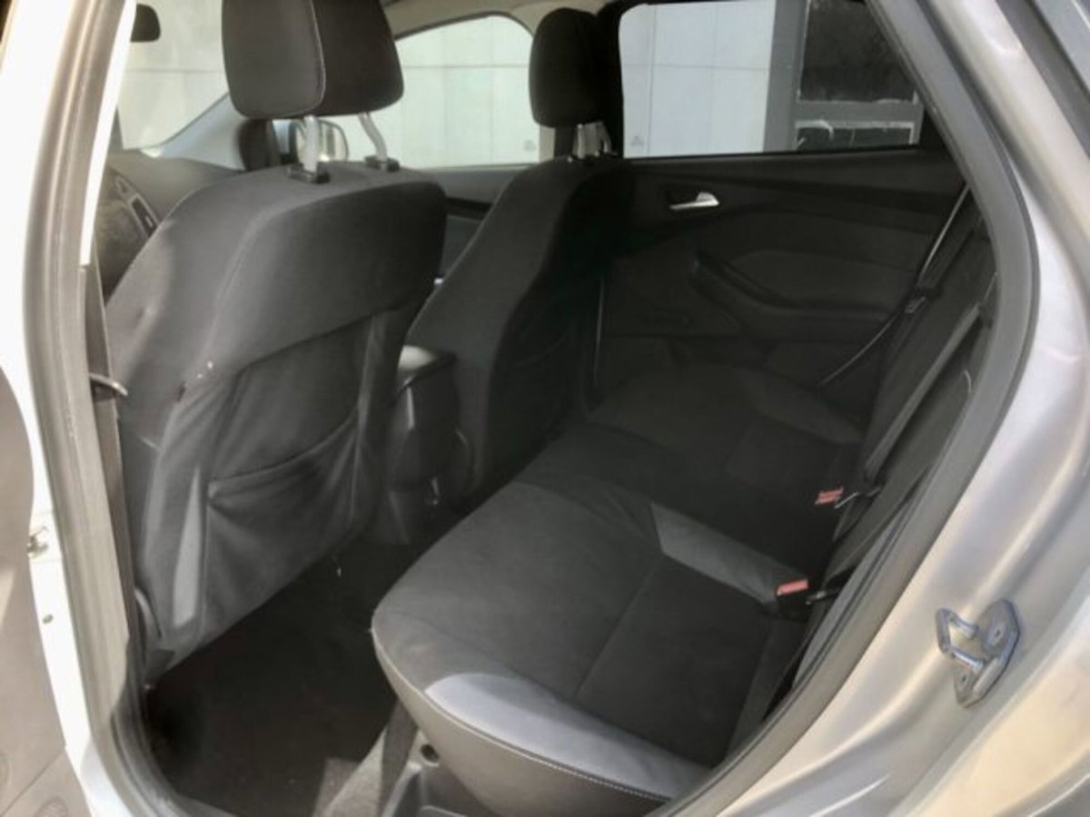 Ford Focus Station Wagon 1.6 TDCi 115 CV SW (9)