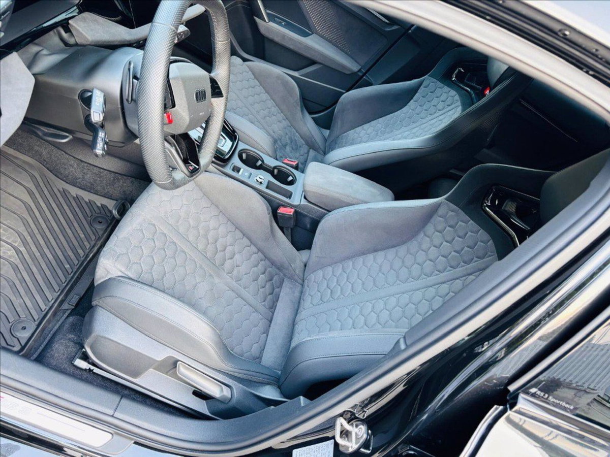 Audi RS 3 Sportback 3 TFSI quattro S tronic (13)