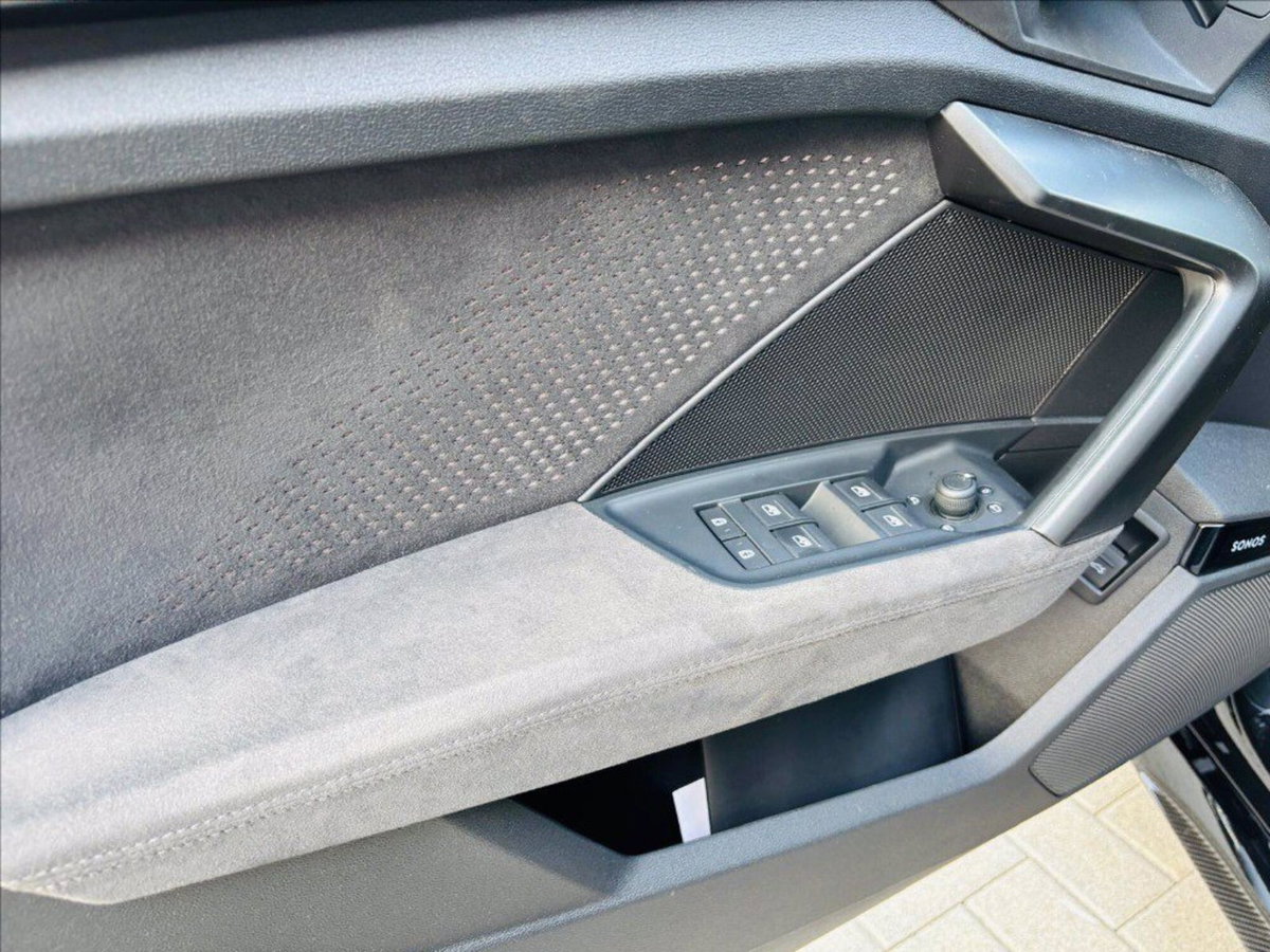 Audi RS 3 Sportback 3 TFSI quattro S tronic (18)