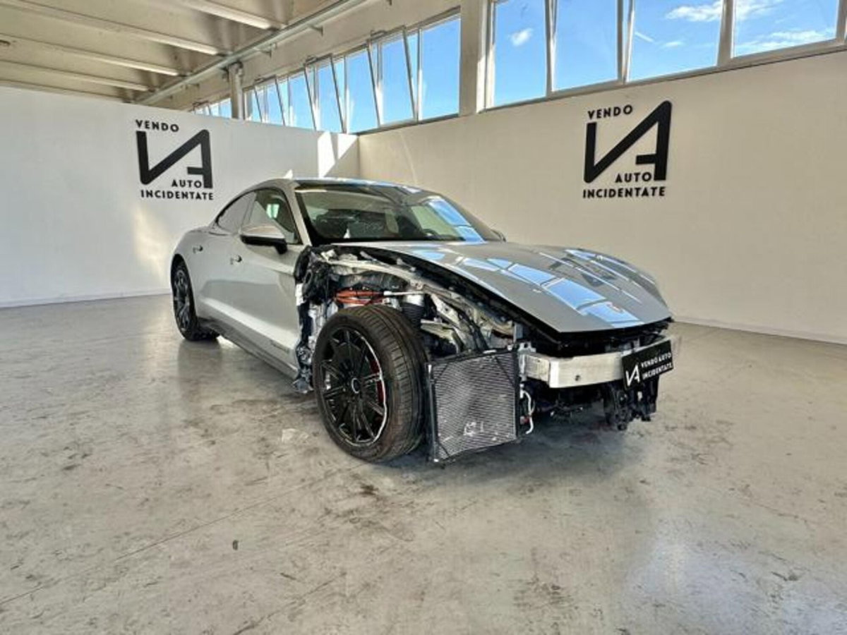 Porsche Taycan 4S Performance