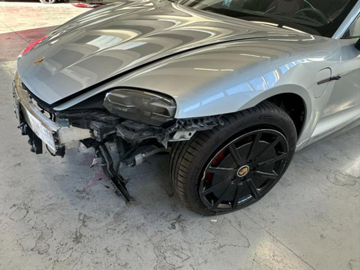 Porsche Taycan 4S Performance (10)