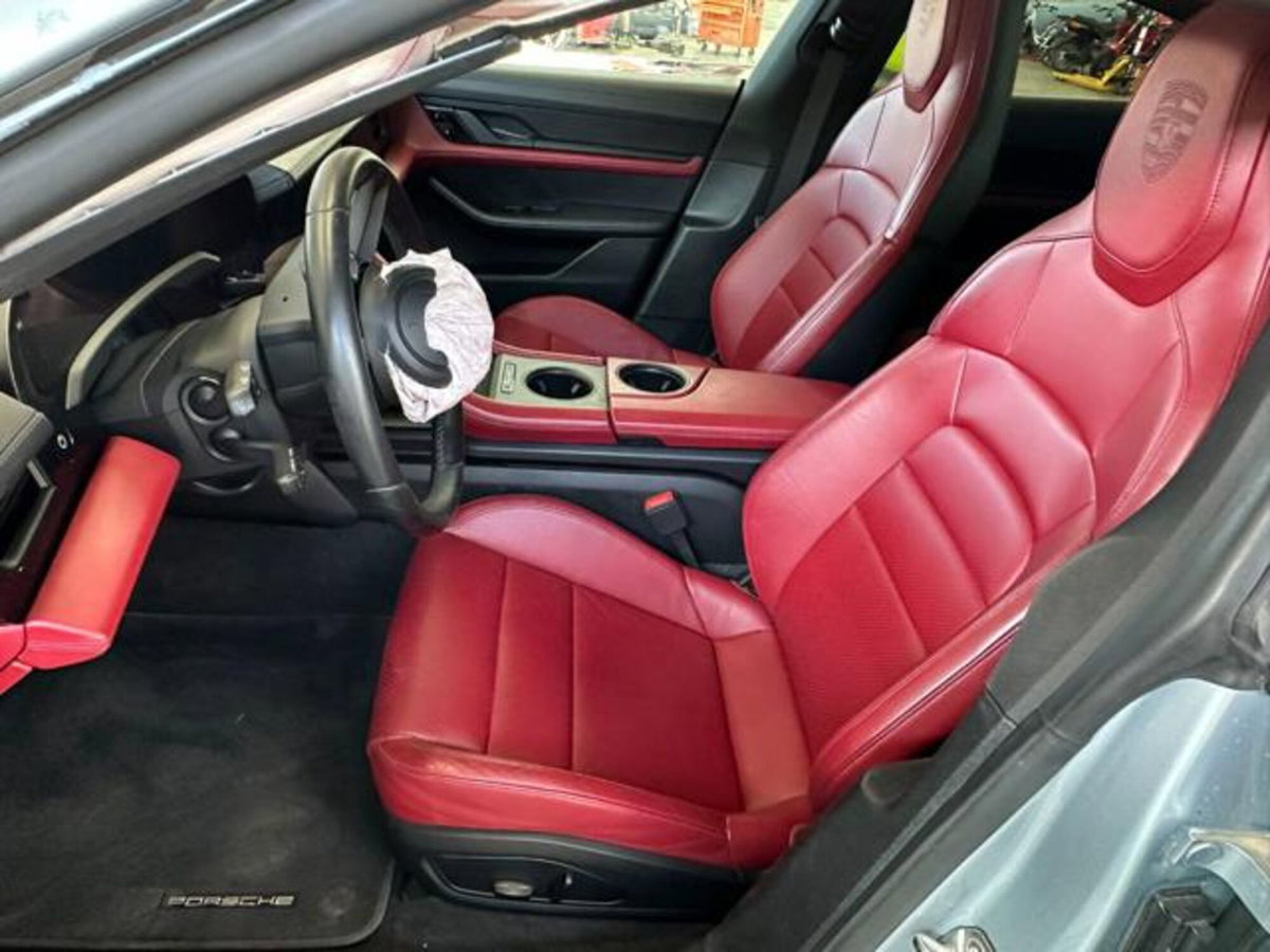 Porsche Taycan 4S Performance (12)