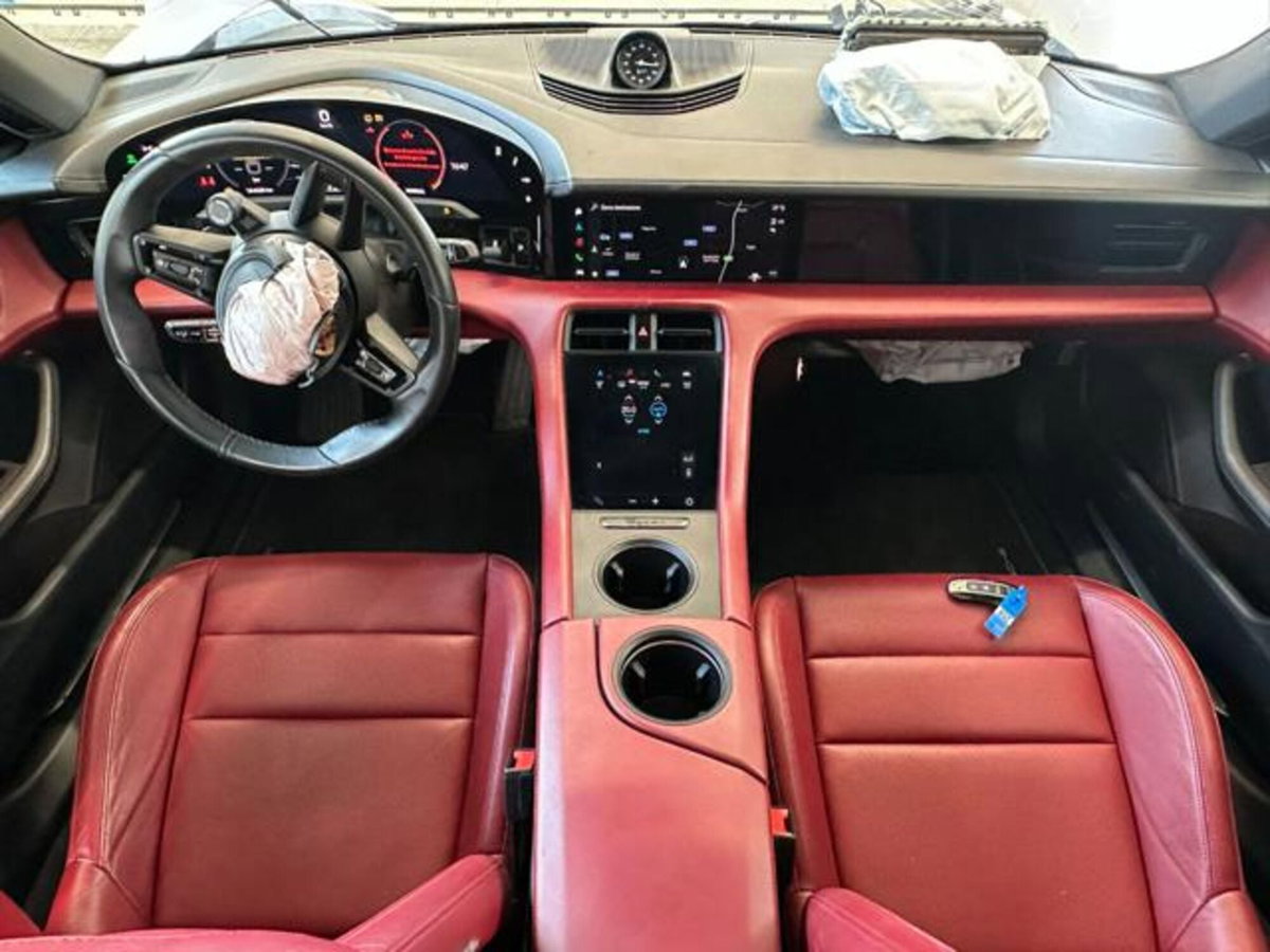Porsche Taycan 4S Performance (15)