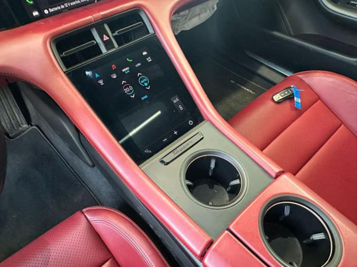 Porsche Taycan 4S Performance (18)