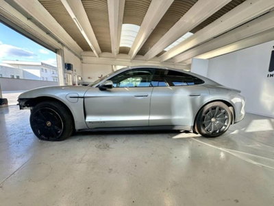 Porsche Taycan 4S Performance (4)