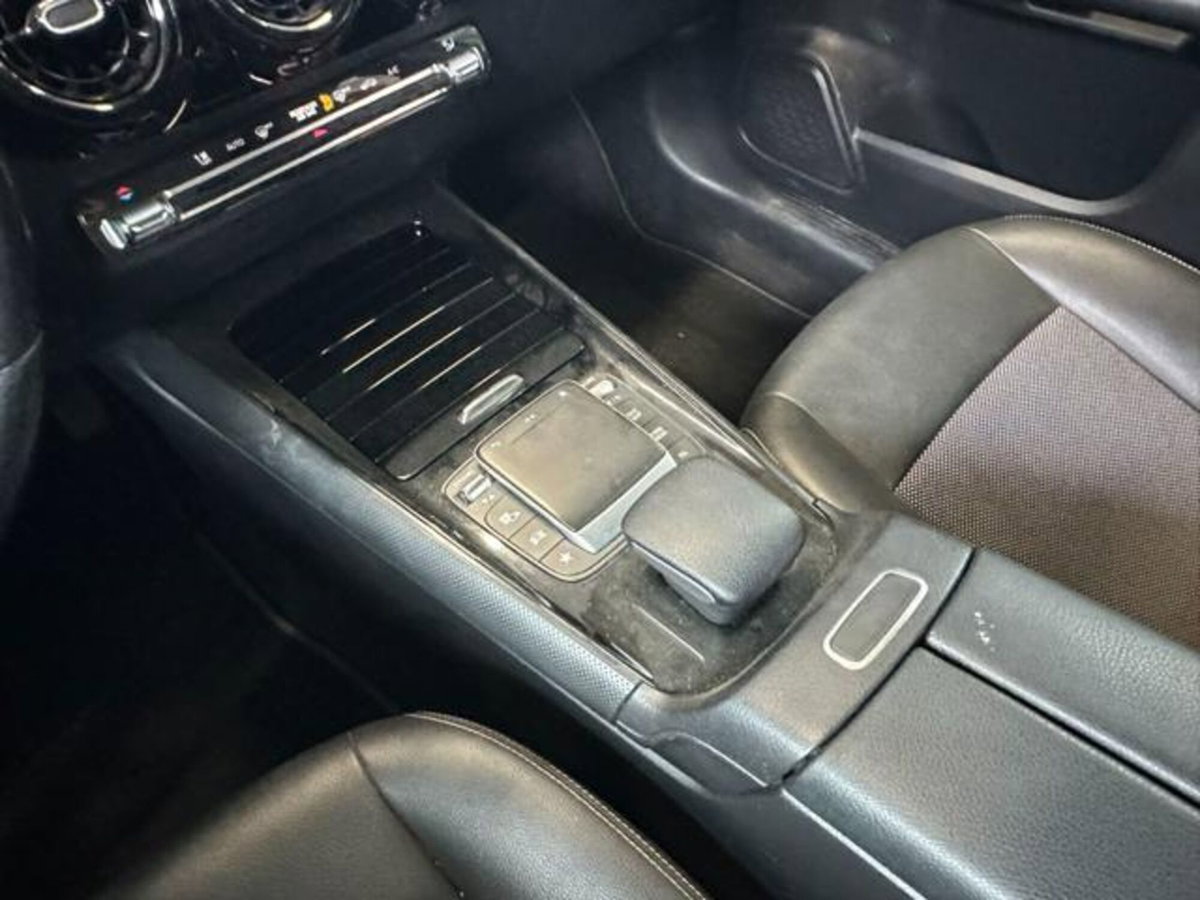 Mercedes-Benz GLA SUV 180 d Business Extra auto (15)