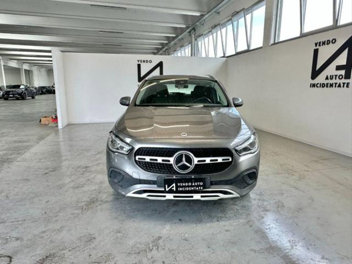 Mercedes-Benz GLA SUV 180 d Business Extra auto (2)