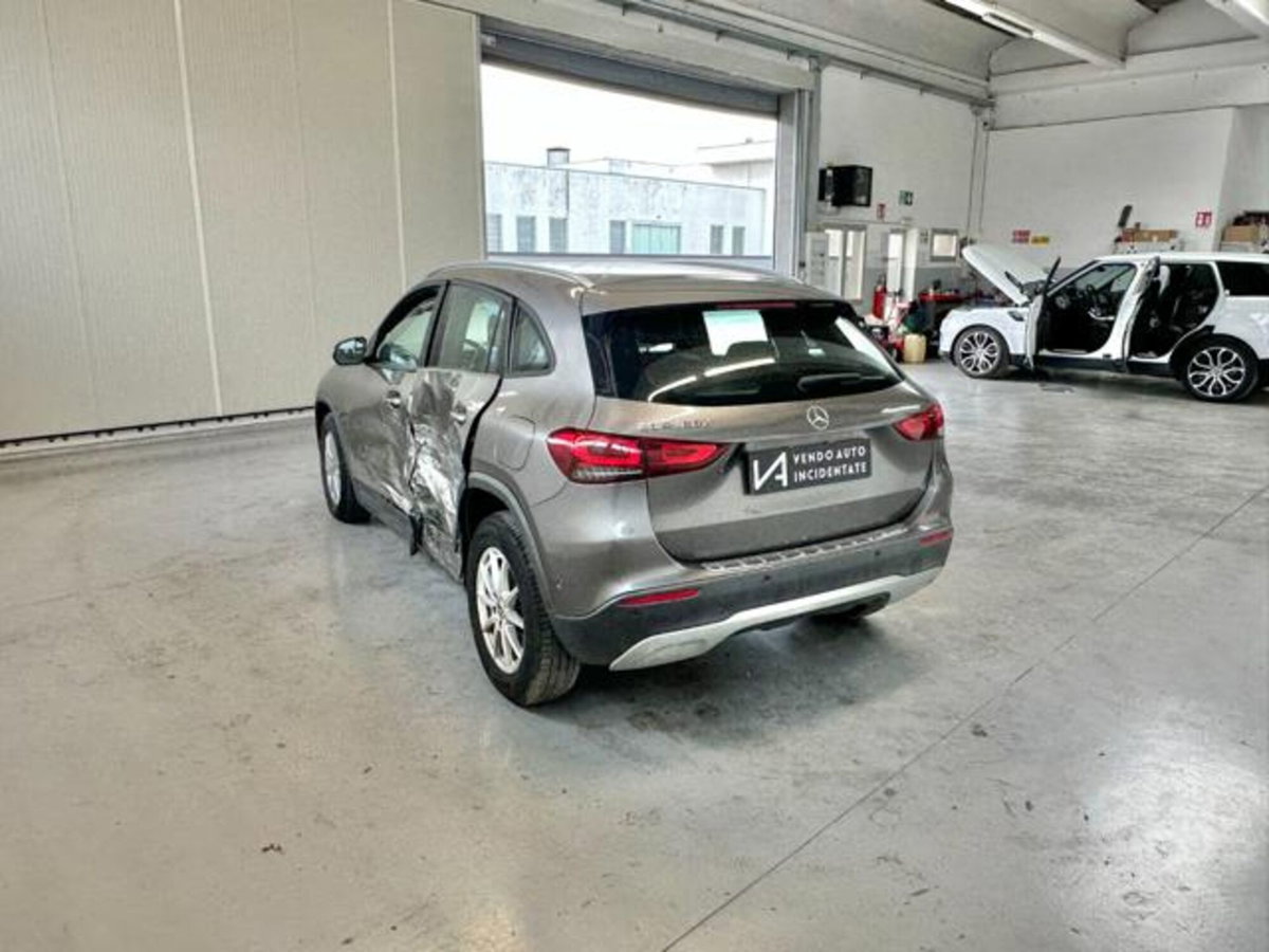 Mercedes-Benz GLA SUV 180 d Business Extra auto (5)