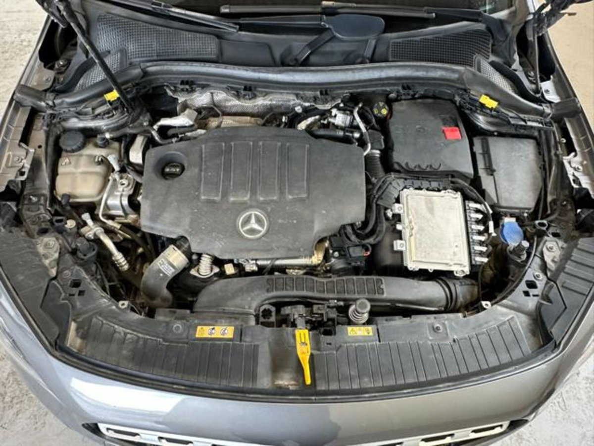 Mercedes-Benz GLA SUV 180 d Business Extra auto (9)