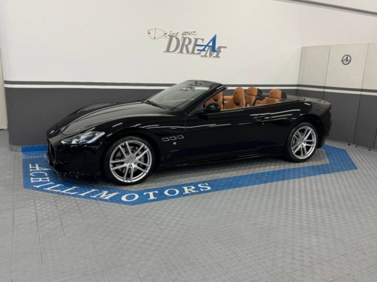 Maserati Grancabrio 4.7 V8 Sport