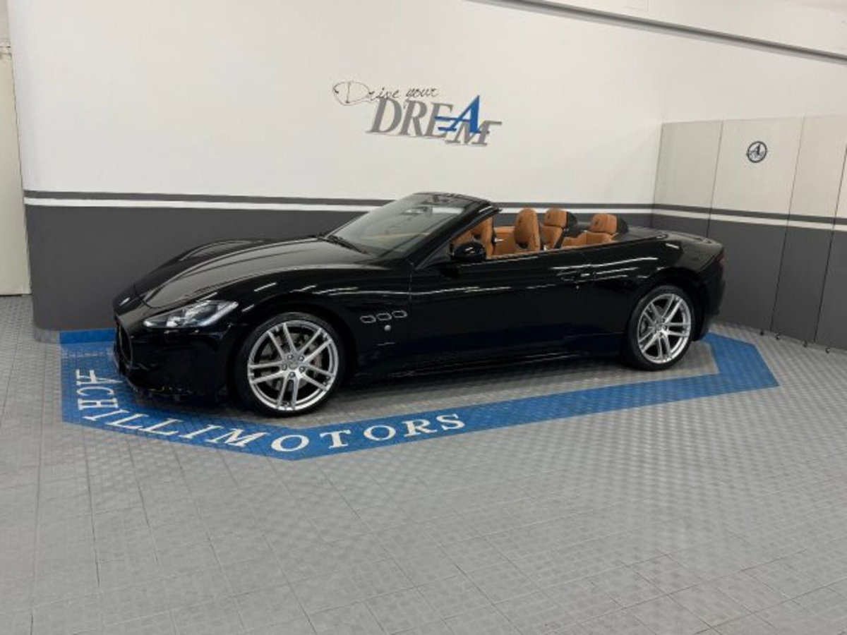 Maserati Grancabrio 4.7 V8 Sport (2)