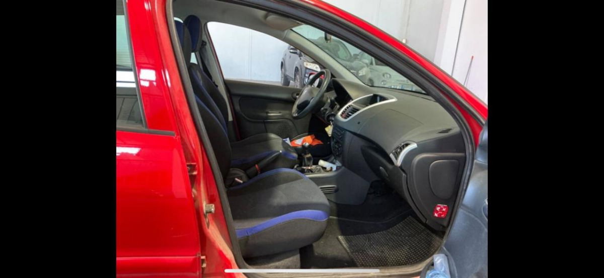 Peugeot 206 60CV 5p. Generation ECO GPL (3)