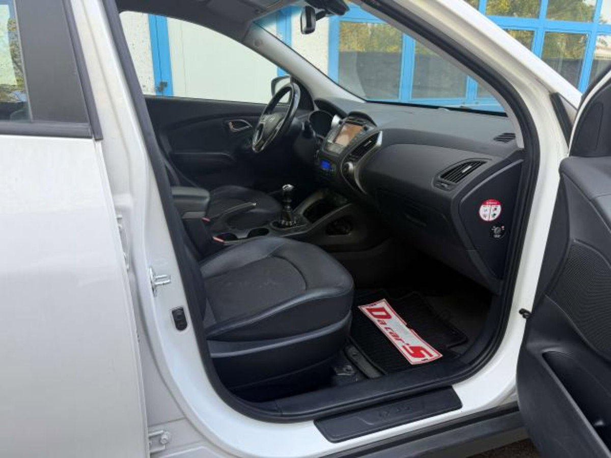 Hyundai ix35 1.7 CRDi 2WD Xpossible (9)