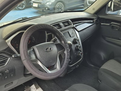Mahindra KUV100 KUV100 1.2 VVT K8 (12)