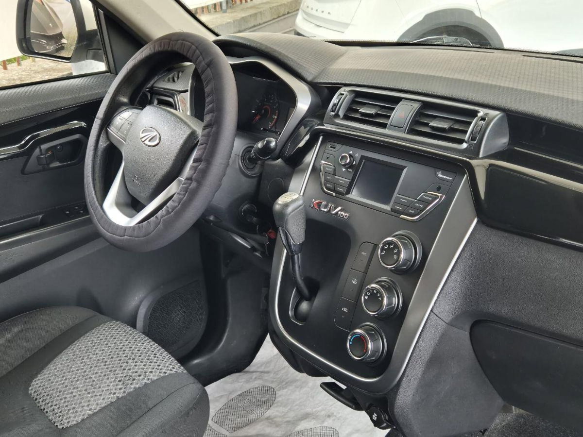 Mahindra KUV100 KUV100 1.2 VVT K8 (13)