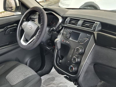 Mahindra KUV100 KUV100 1.2 VVT K8 (13)