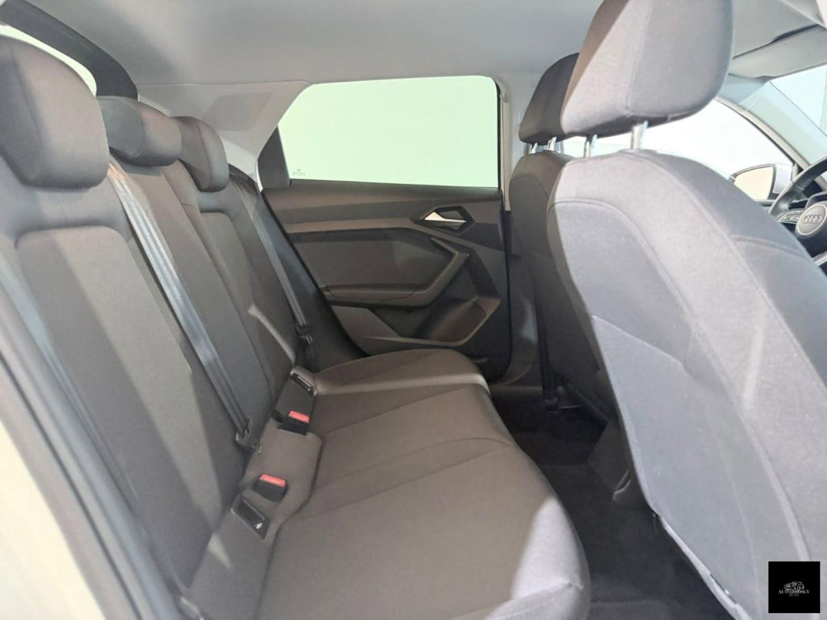 Audi A1 Sportback 30 TFSI Identity Black (13)