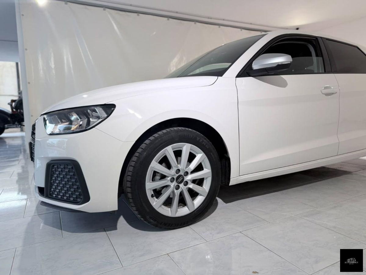 Audi A1 Sportback 30 TFSI Identity Black (4)
