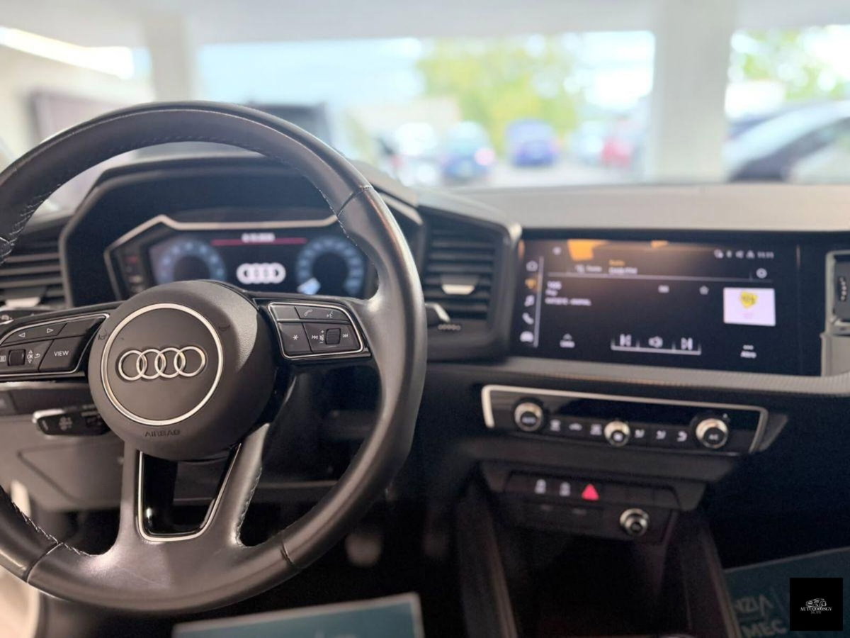 Audi A1 Sportback 30 TFSI Identity Black (8)