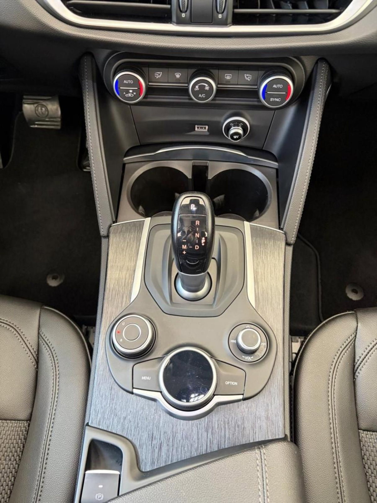 Alfa Romeo Stelvio Stelvio 2.2 Turbodiesel 210 CV AT8 Q4 B-Tech (17)