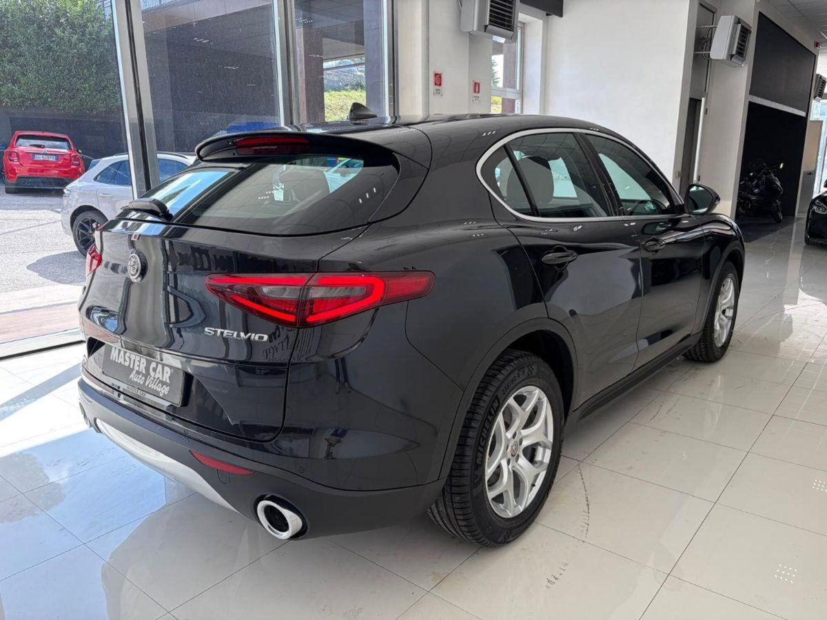 Alfa Romeo Stelvio Stelvio 2.2 Turbodiesel 210 CV AT8 Q4 B-Tech (4)