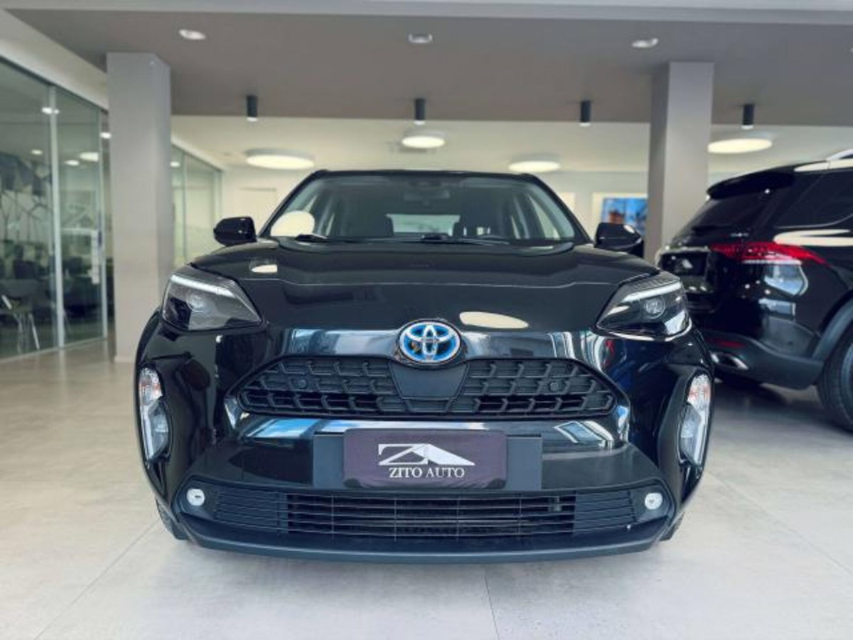 Toyota Yaris Cross 1.5h GR Sport Black Sky fwd 116cv e-cvt (2)