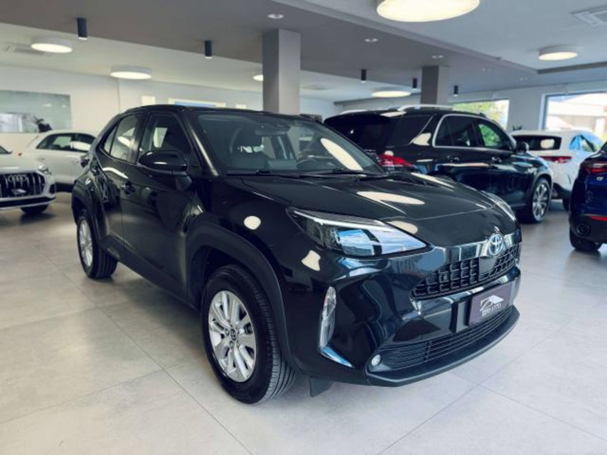 Toyota Yaris Cross 1.5h GR Sport Black Sky fwd 116cv e-cvt (3)