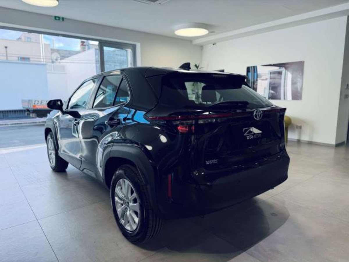 Toyota Yaris Cross 1.5h GR Sport Black Sky fwd 116cv e-cvt (6)