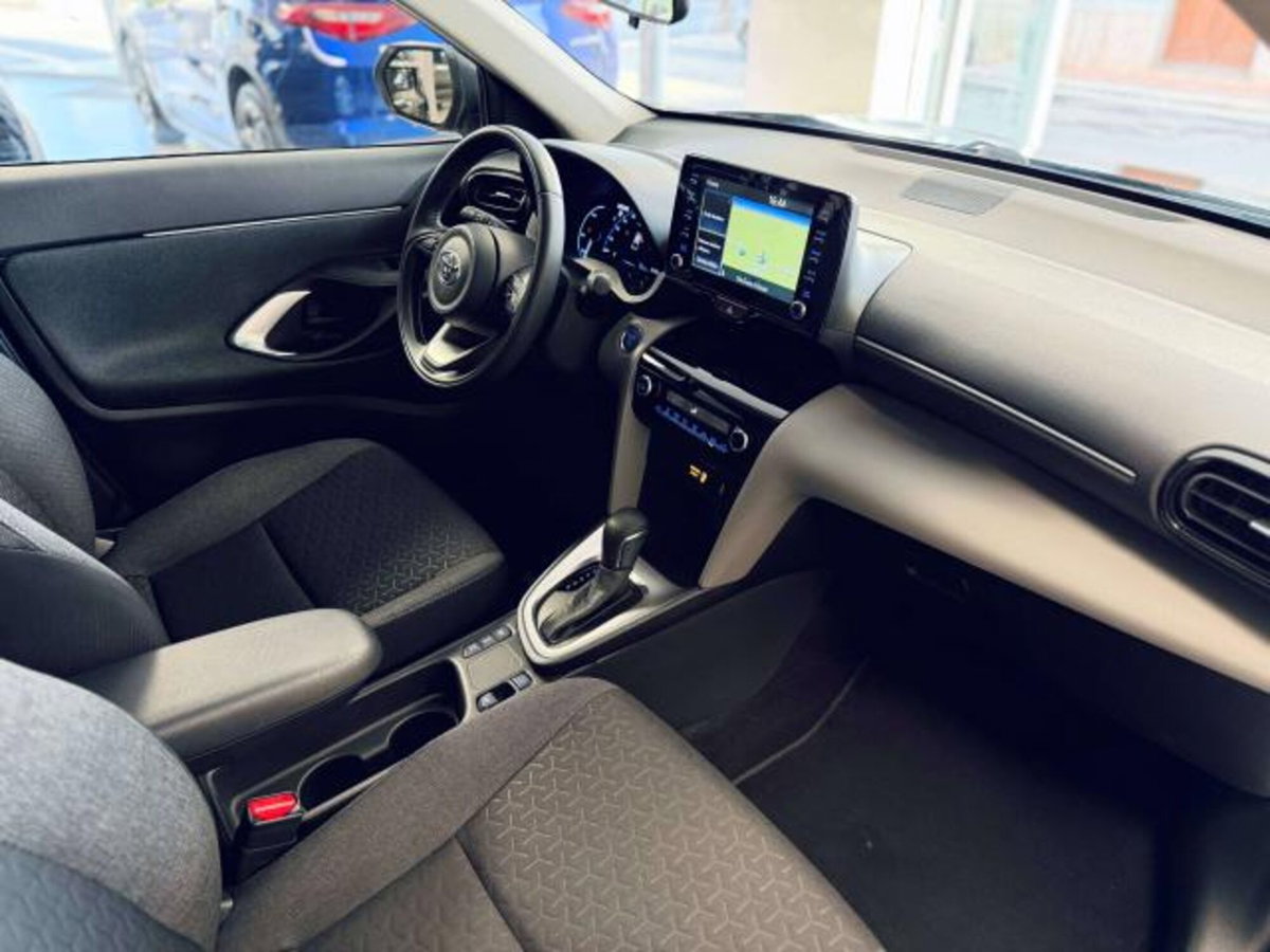 Toyota Yaris Cross 1.5h GR Sport Black Sky fwd 116cv e-cvt (9)