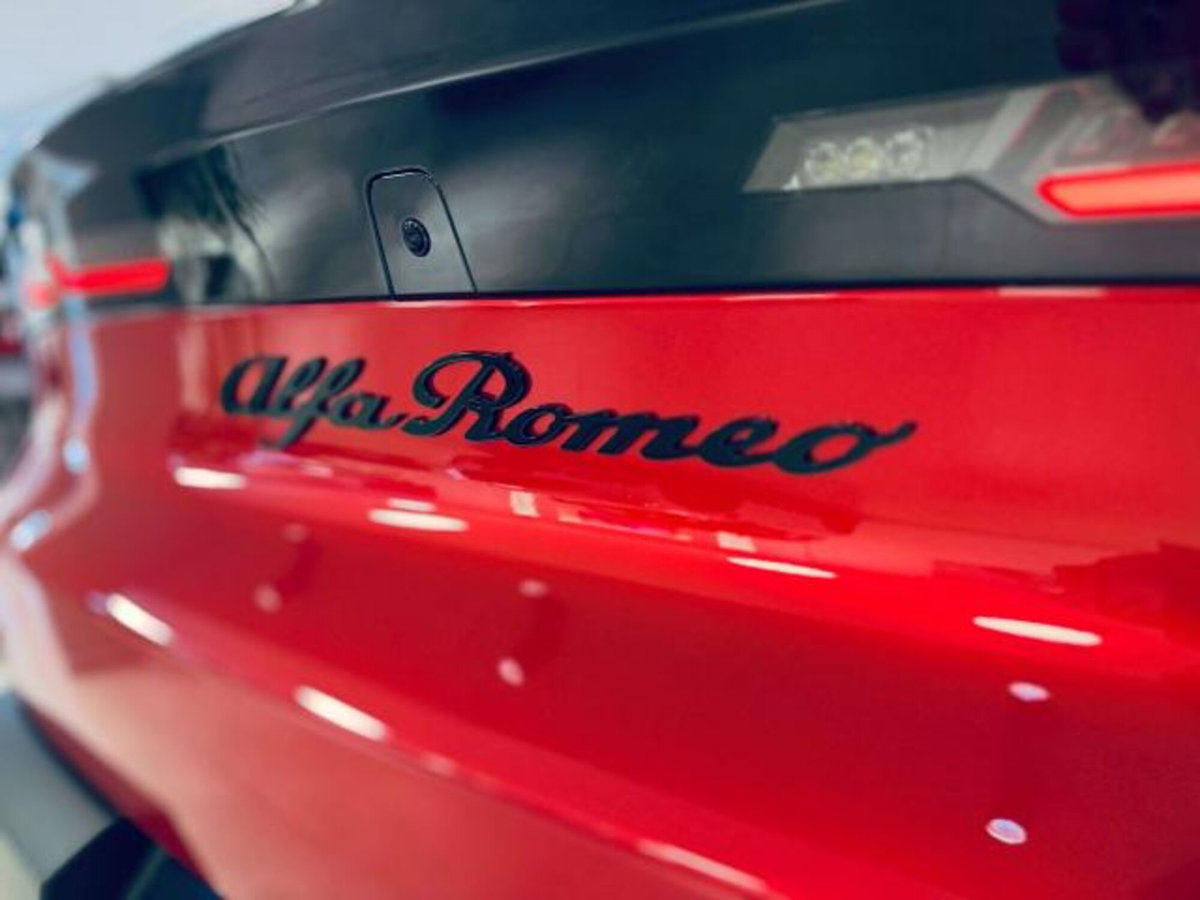Alfa Romeo Junior 1.2 ibrida Speciale 145cv edct6 (17)