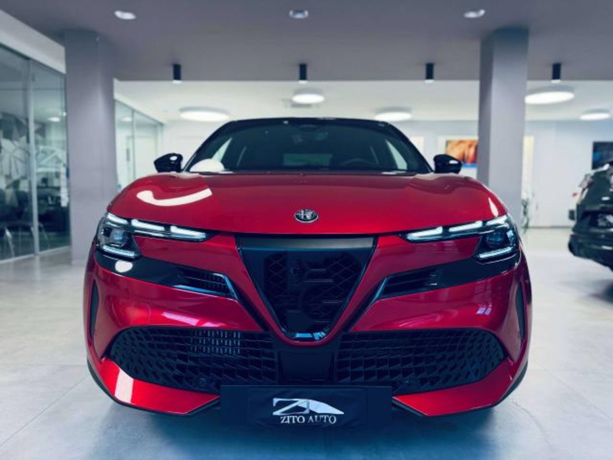 Alfa Romeo Junior 1.2 ibrida Speciale 145cv edct6 (2)