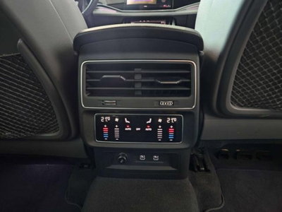 Audi SQ8 4.0 tfsi sport attitude quattro tiptronic (12)