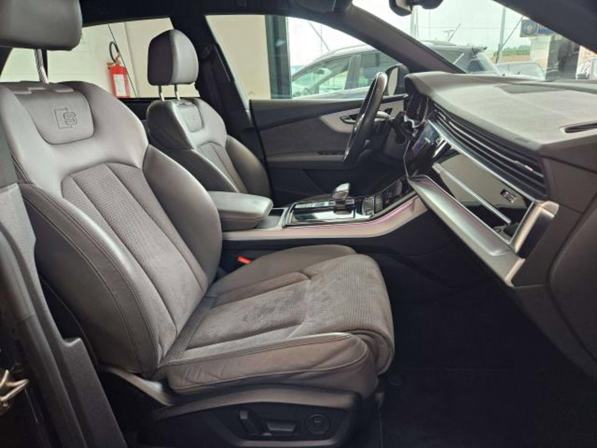 Audi SQ8 4.0 tfsi sport attitude quattro tiptronic (9)