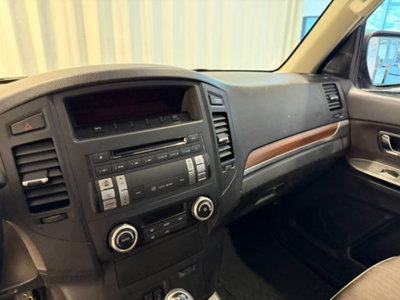 Mitsubishi Pajero 3.2 DI-D 16V 3p. Intense DPF (10)