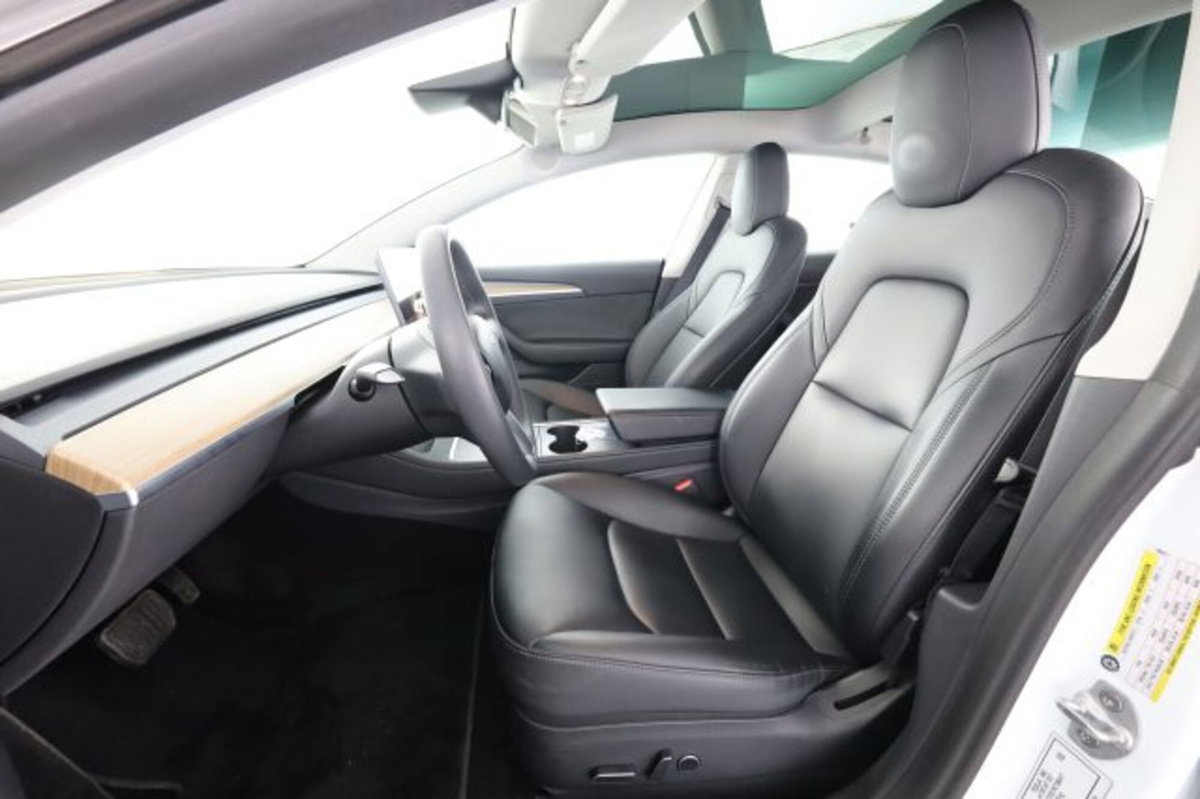 Tesla Model 3 rwd (2)
