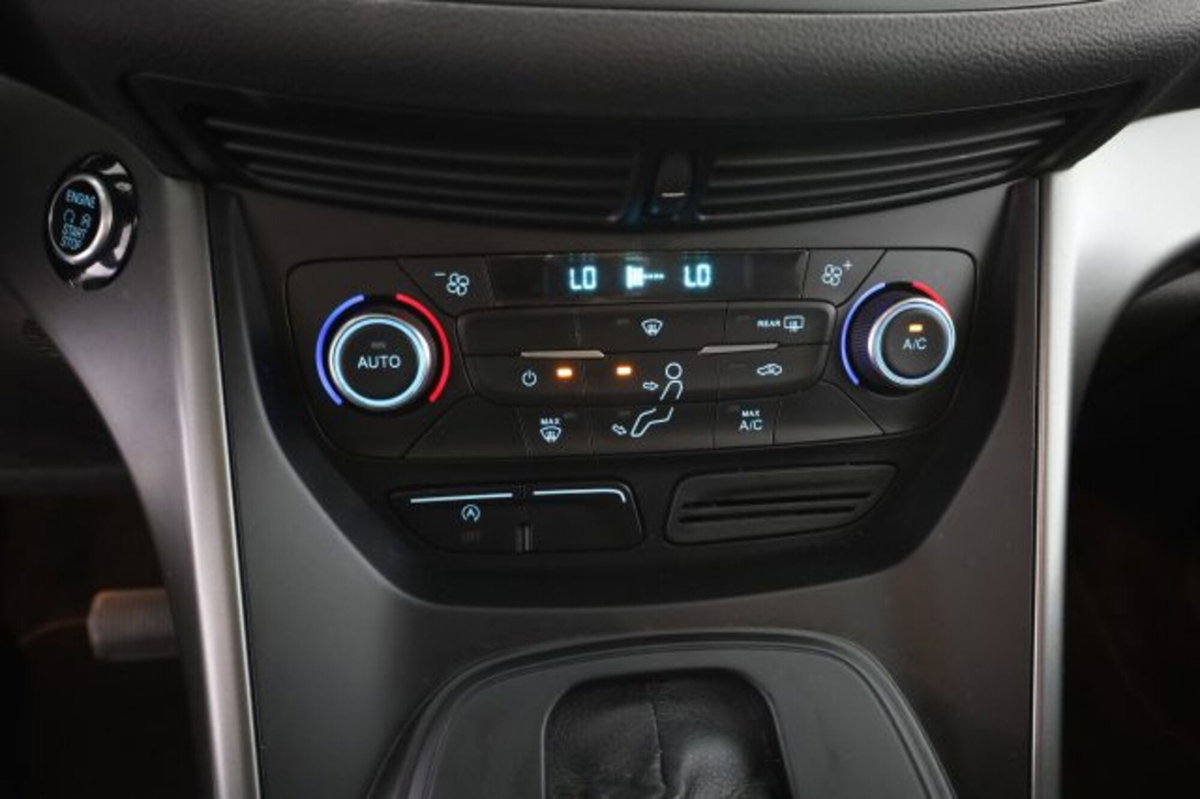 Ford Kuga 1.5 TDCI 120 CV S&S 2WD Powershift Titanium Business (10)