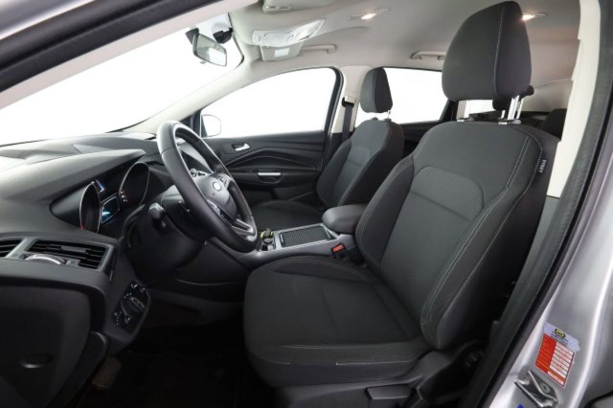 Ford Kuga 1.5 TDCI 120 CV S&S 2WD Powershift Titanium Business (2)