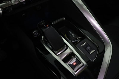 Peugeot 3008 Hybrid 225 e-EAT8 Allure (14)