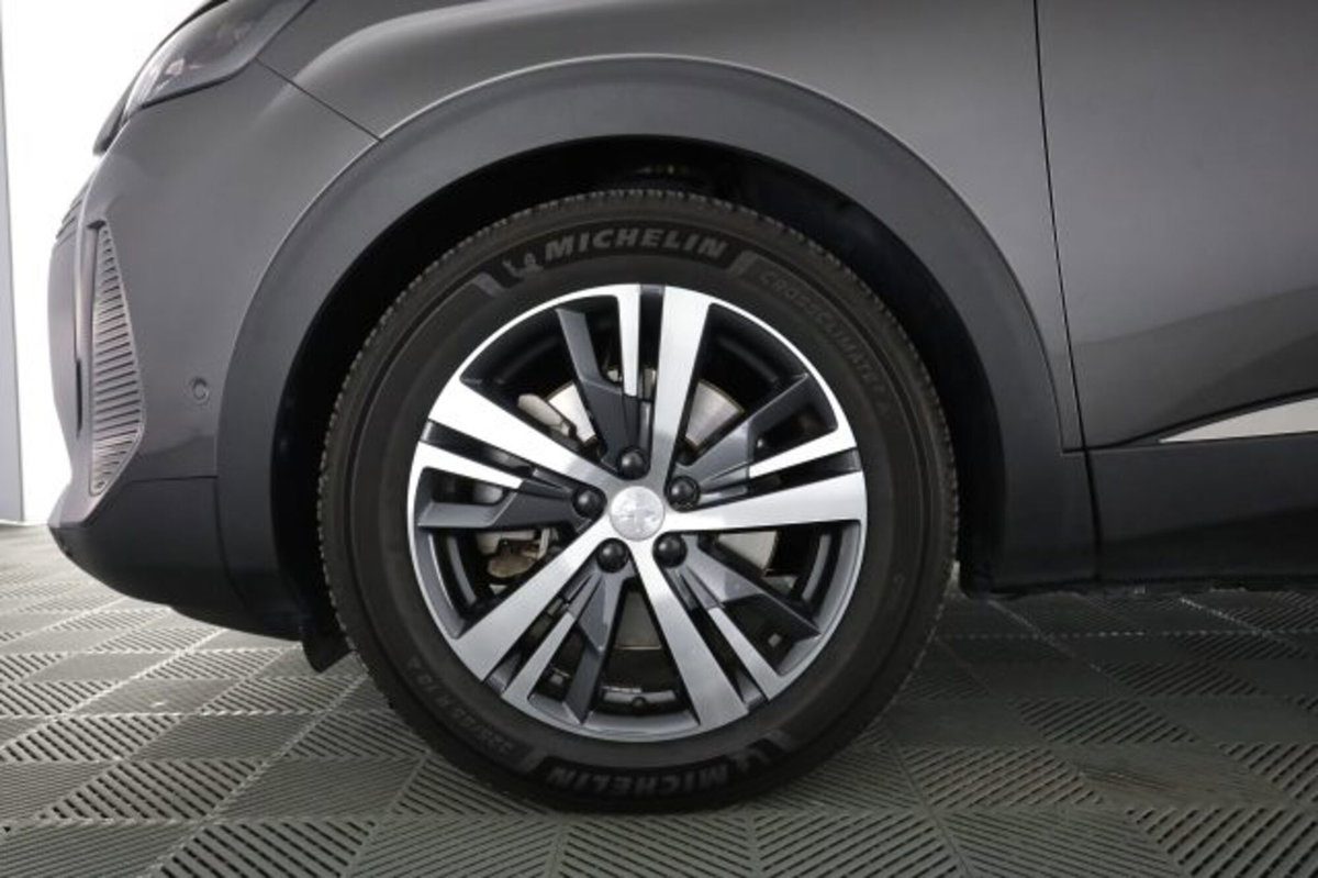 Peugeot 3008 Hybrid 225 e-EAT8 Allure (8)