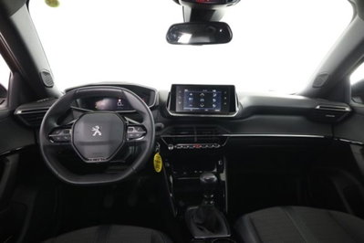 Peugeot 2008 PureTech 100 S&S Allure (4)