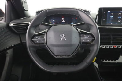 Peugeot 2008 PureTech 100 S&S Allure (5)
