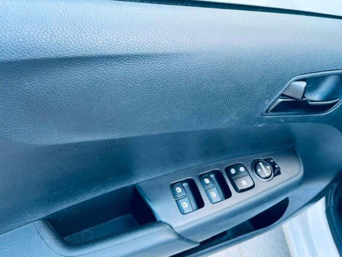 Kia Picanto 1.0 12V 5 porte AMT Urban (8)
