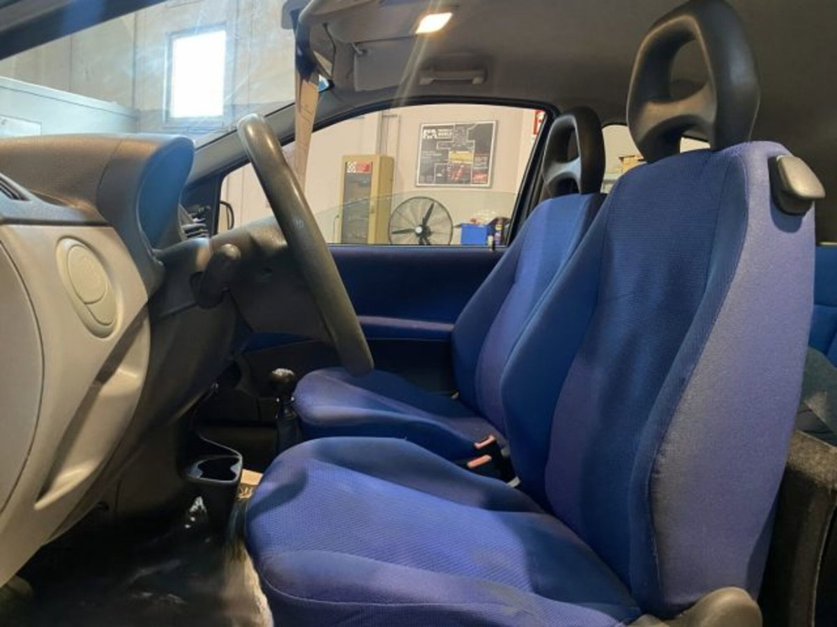 Fiat Punto 1.2i 16V cat 3 porte ELX (7)