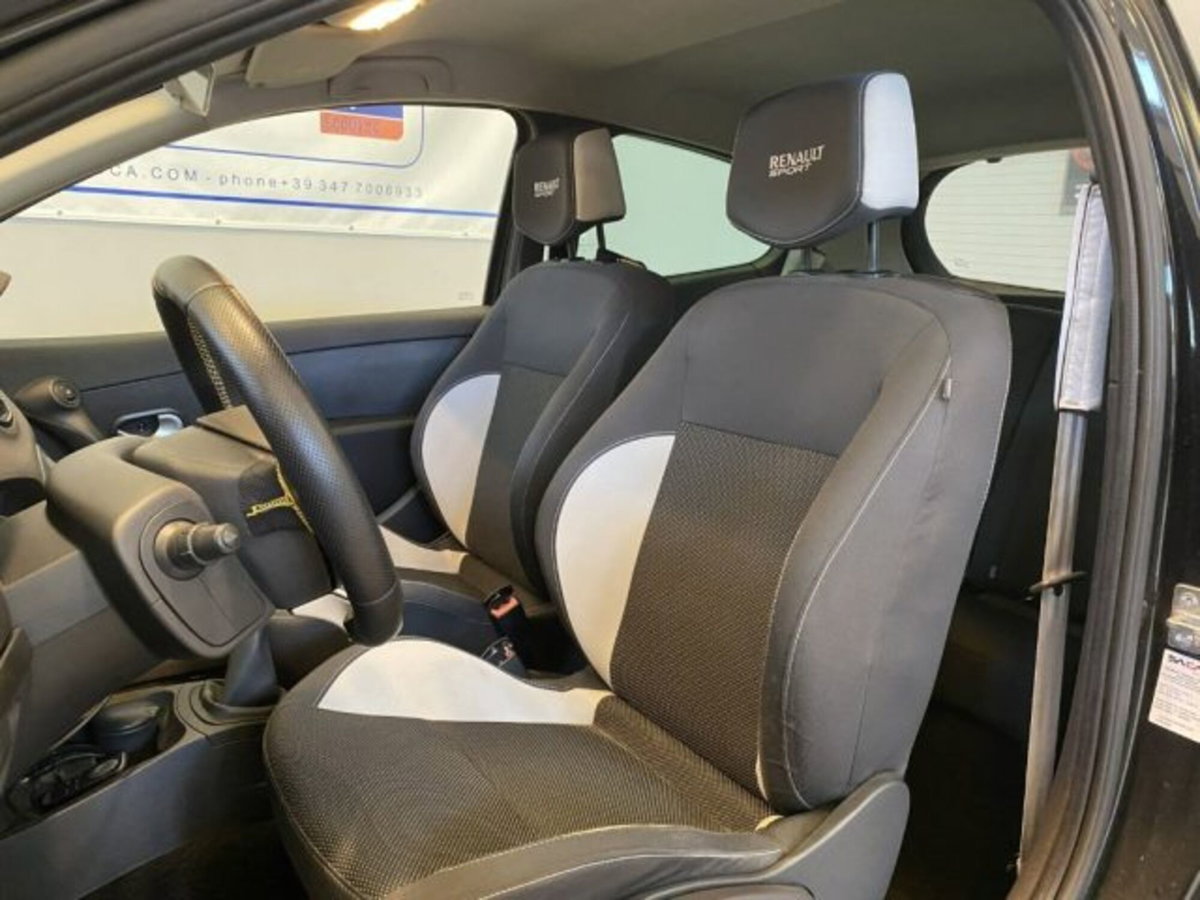 Renault Clio 2.0 16V 203CV 3 porte RS (10)