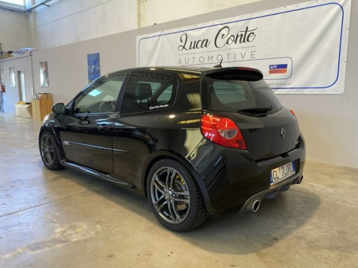 Renault Clio 2.0 16V 203CV 3 porte RS (4)