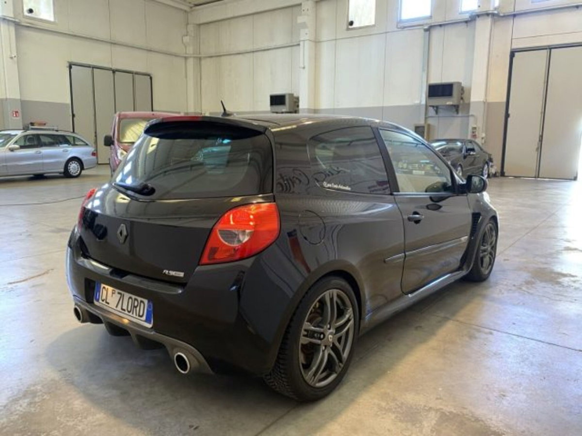 Renault Clio 2.0 16V 203CV 3 porte RS (5)